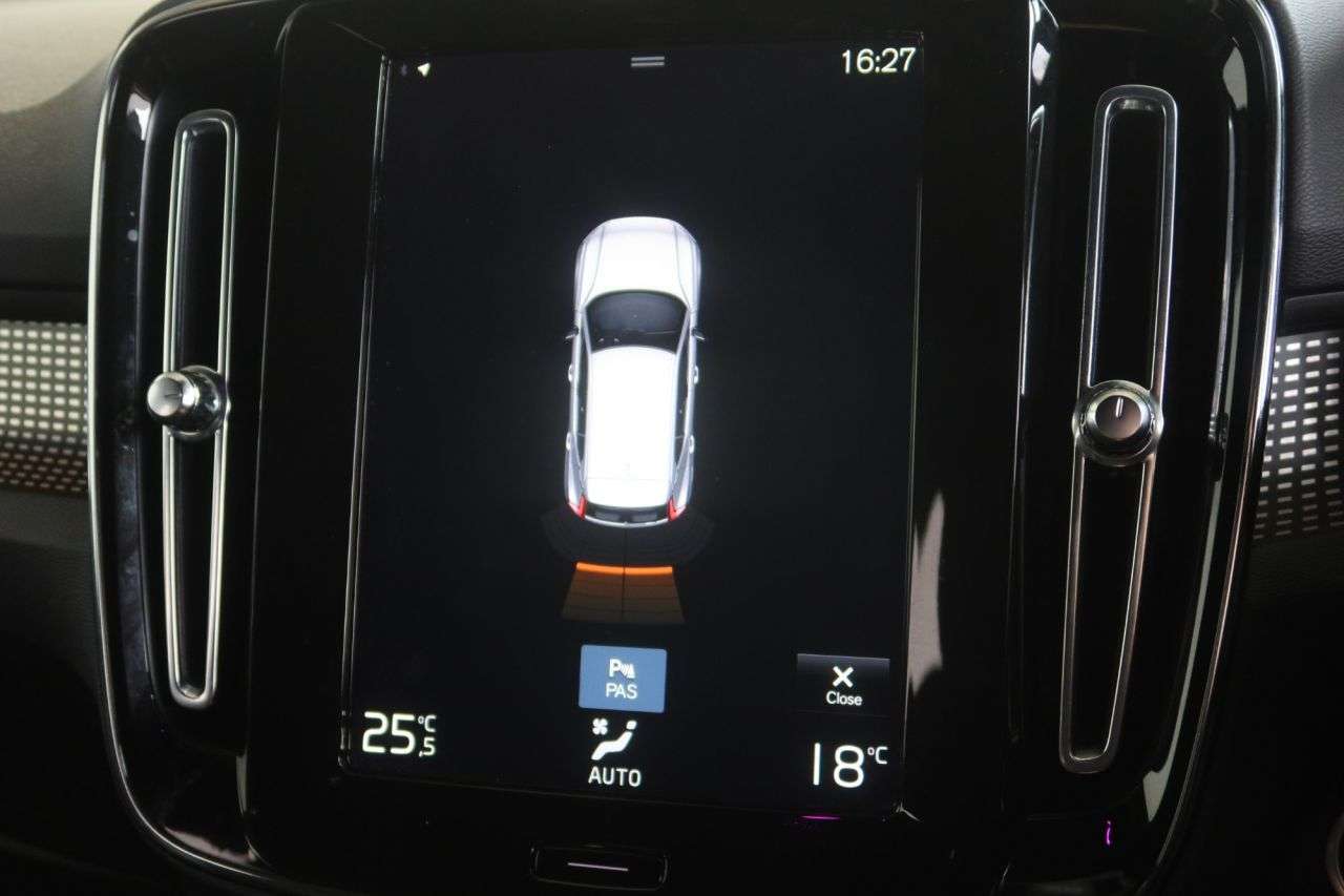 2021 VOLVO XC40 2021 VOLVO XC40