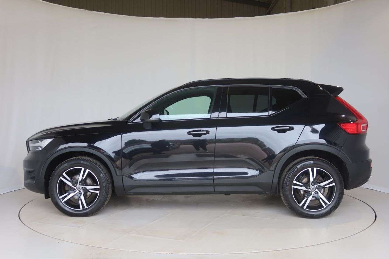 2021 VOLVO XC40 2021 VOLVO XC40