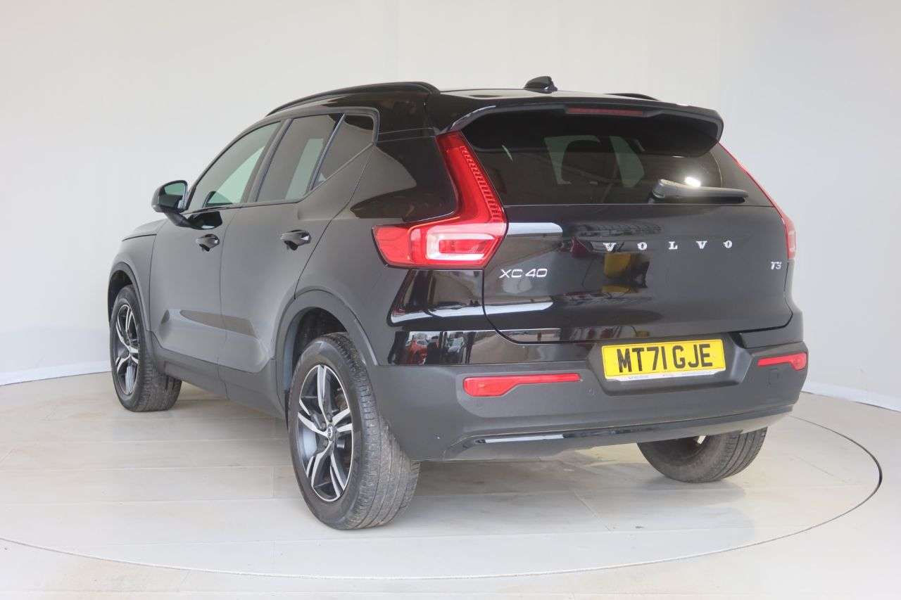 2021 VOLVO XC40 2021 VOLVO XC40