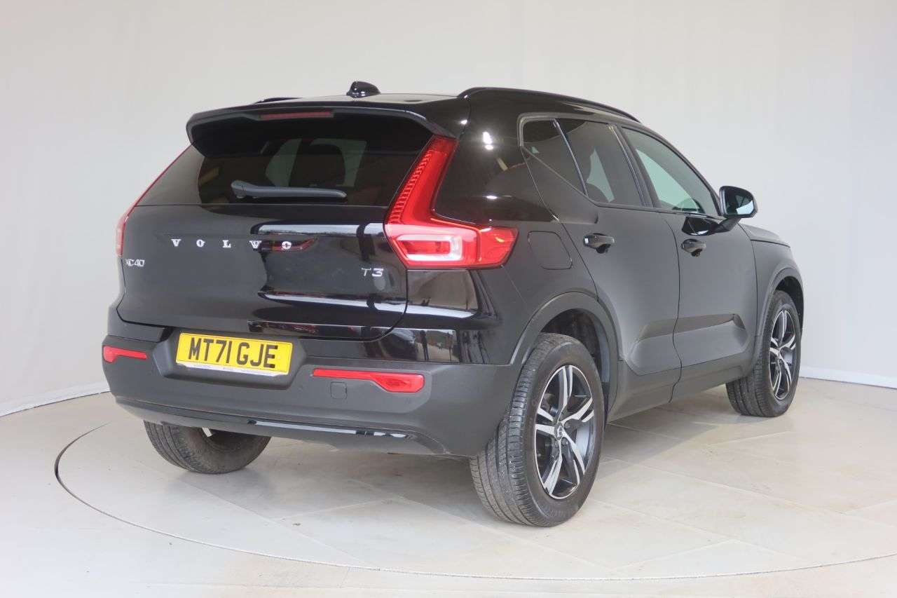 2021 VOLVO XC40 2021 VOLVO XC40
