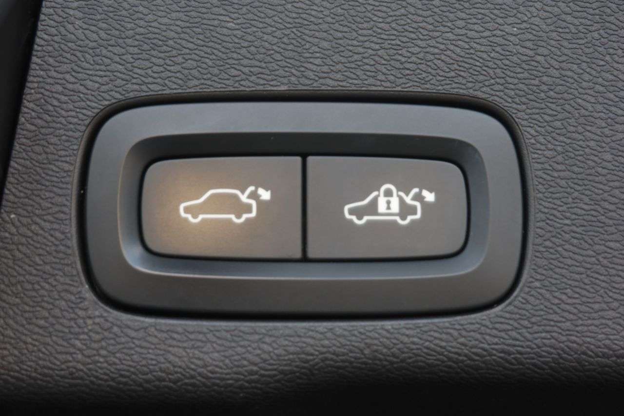 2021 VOLVO XC60 2021 VOLVO XC60