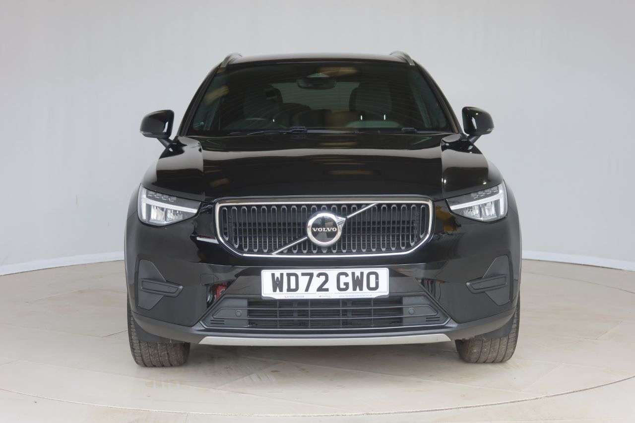 2023 VOLVO XC40 2023 VOLVO XC40