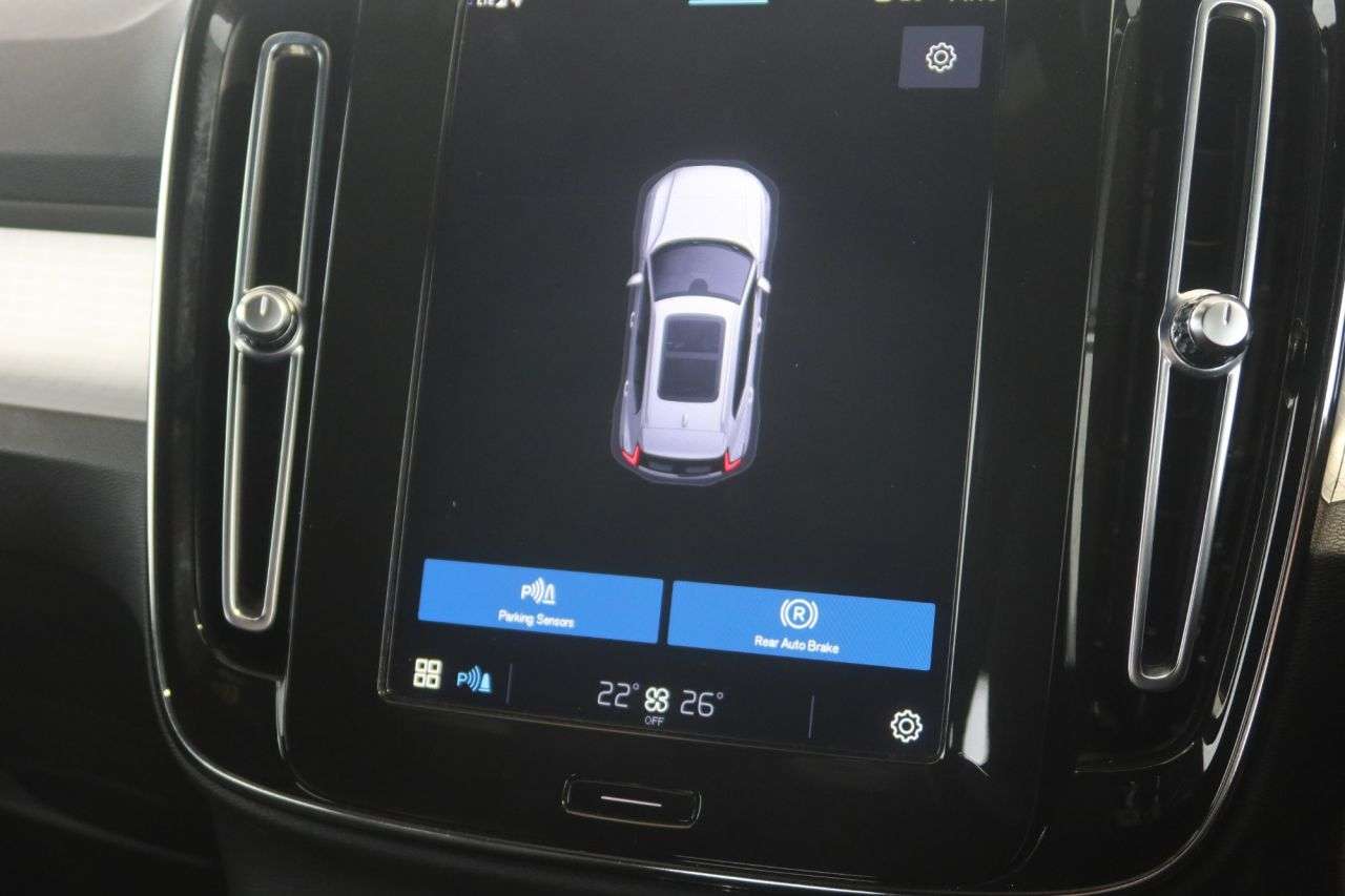 2023 VOLVO XC40 2023 VOLVO XC40
