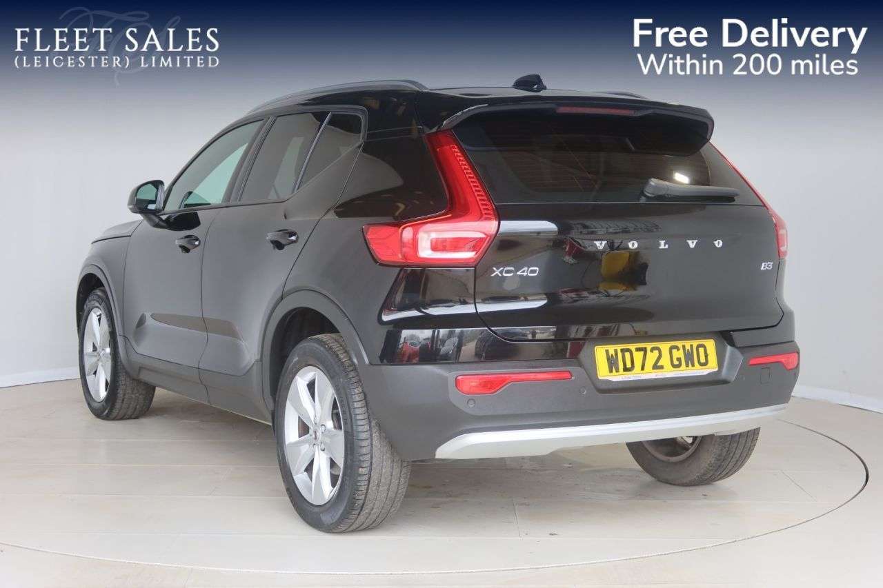 2023 VOLVO XC40 2023 VOLVO XC40