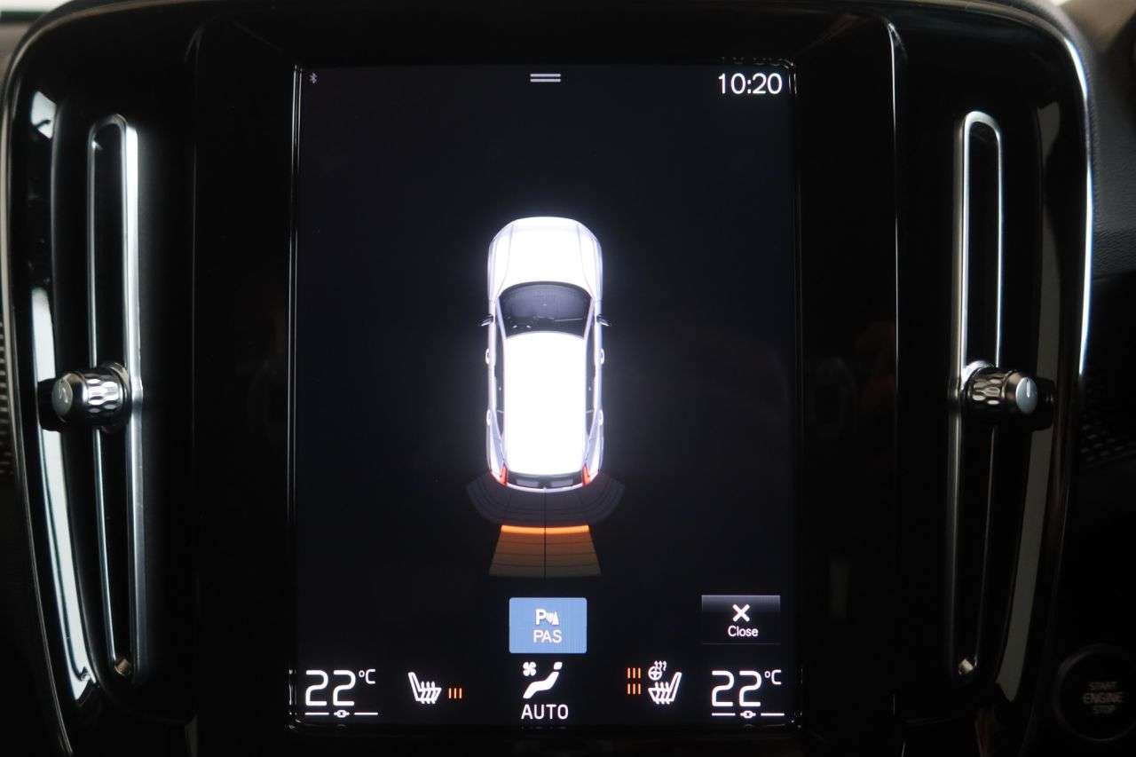 2022 VOLVO XC40 2022 VOLVO XC40