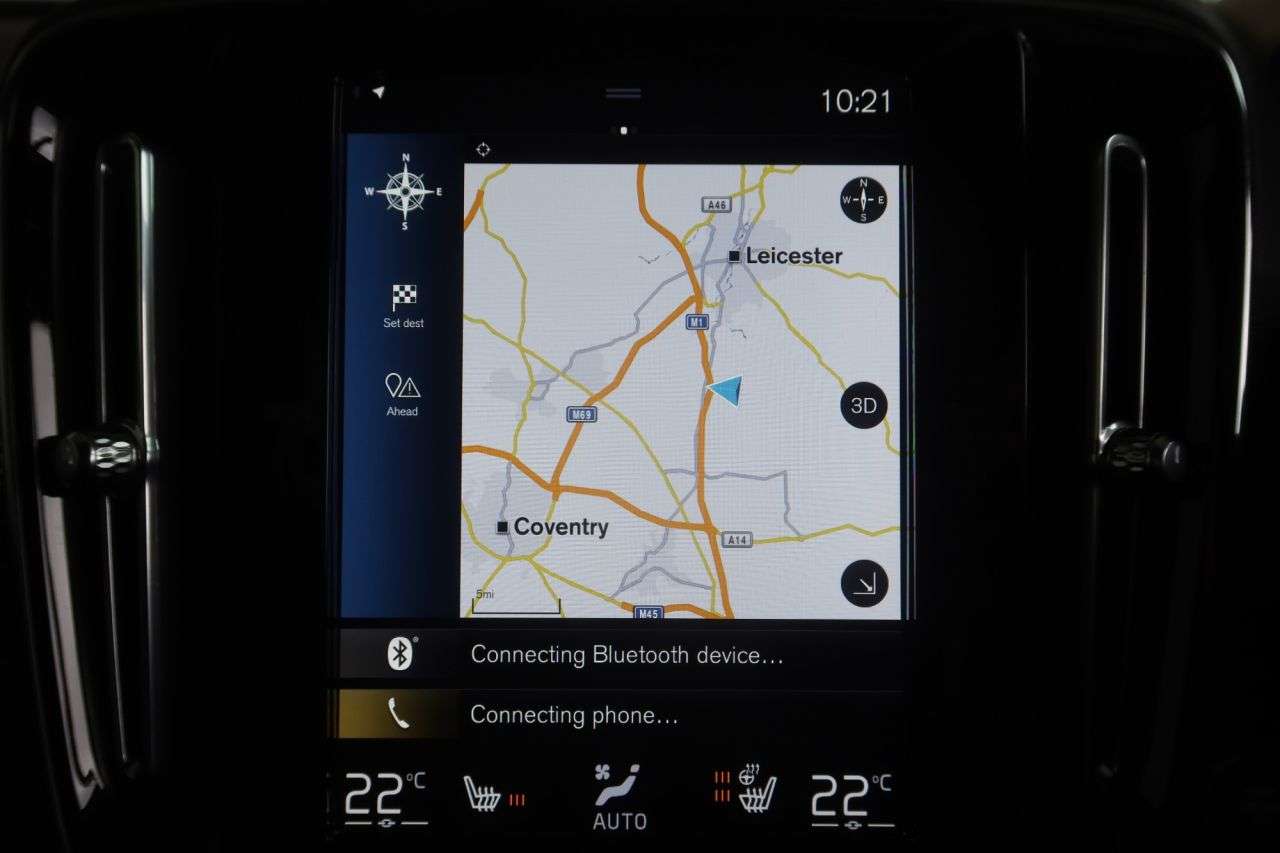 2022 VOLVO XC40 2022 VOLVO XC40