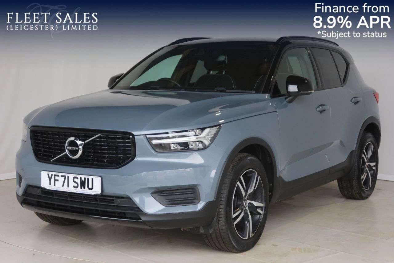 A 2022 VOLVO XC40 1.5 T3 R-Design SUV 5dr Petrol Auto Euro 6 (s/s) (163 ps) HEATED STEERING W A 2022 VOLVO XC40 1.5 T3 R-Design SUV 5dr Petrol Auto Euro 6 (s/s) (163 ps) HEATED STEERING W