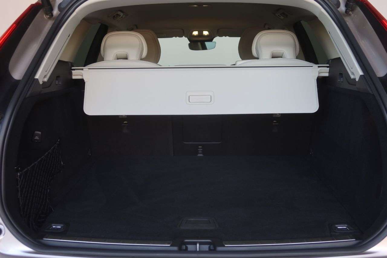 2023 VOLVO XC60 2023 VOLVO XC60