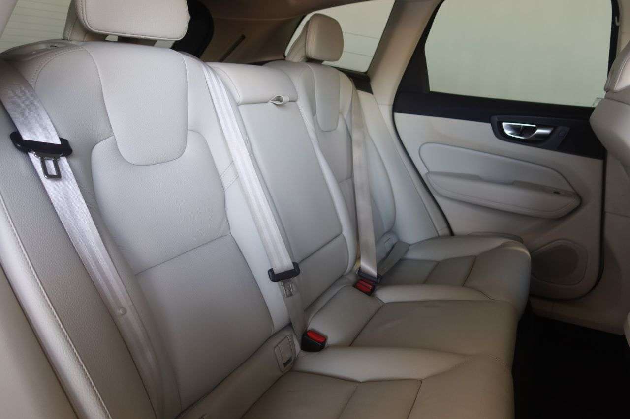 2023 VOLVO XC60 2023 VOLVO XC60
