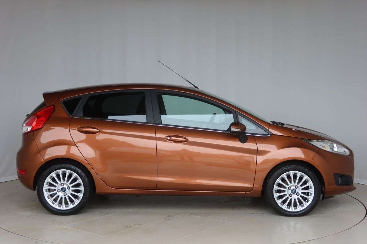A 2015 FORD FIESTA 1.6 Titanium Hatchback 5dr Petrol Powershift Euro 6 (105 ps) HEATED FRONT S A 2015 FORD FIESTA 1.6 Titanium Hatchback 5dr Petrol Powershift Euro 6 (105 ps) HEATED FRONT S