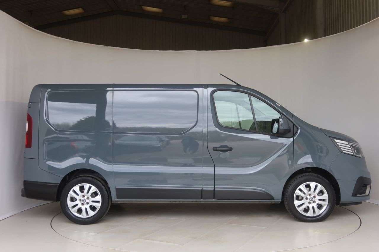 A 2023 RENAULT TRAFIC 2.0 dCi Blue SL28 Sport Panel Van 5dr Diesel EDC L1 H1 Euro 6 (s/s) (150 ps A 2023 RENAULT TRAFIC 2.0 dCi Blue SL28 Sport Panel Van 5dr Diesel EDC L1 H1 Euro 6 (s/s) (150 ps