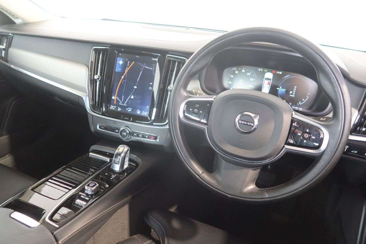 2018 VOLVO S90 2018 VOLVO S90