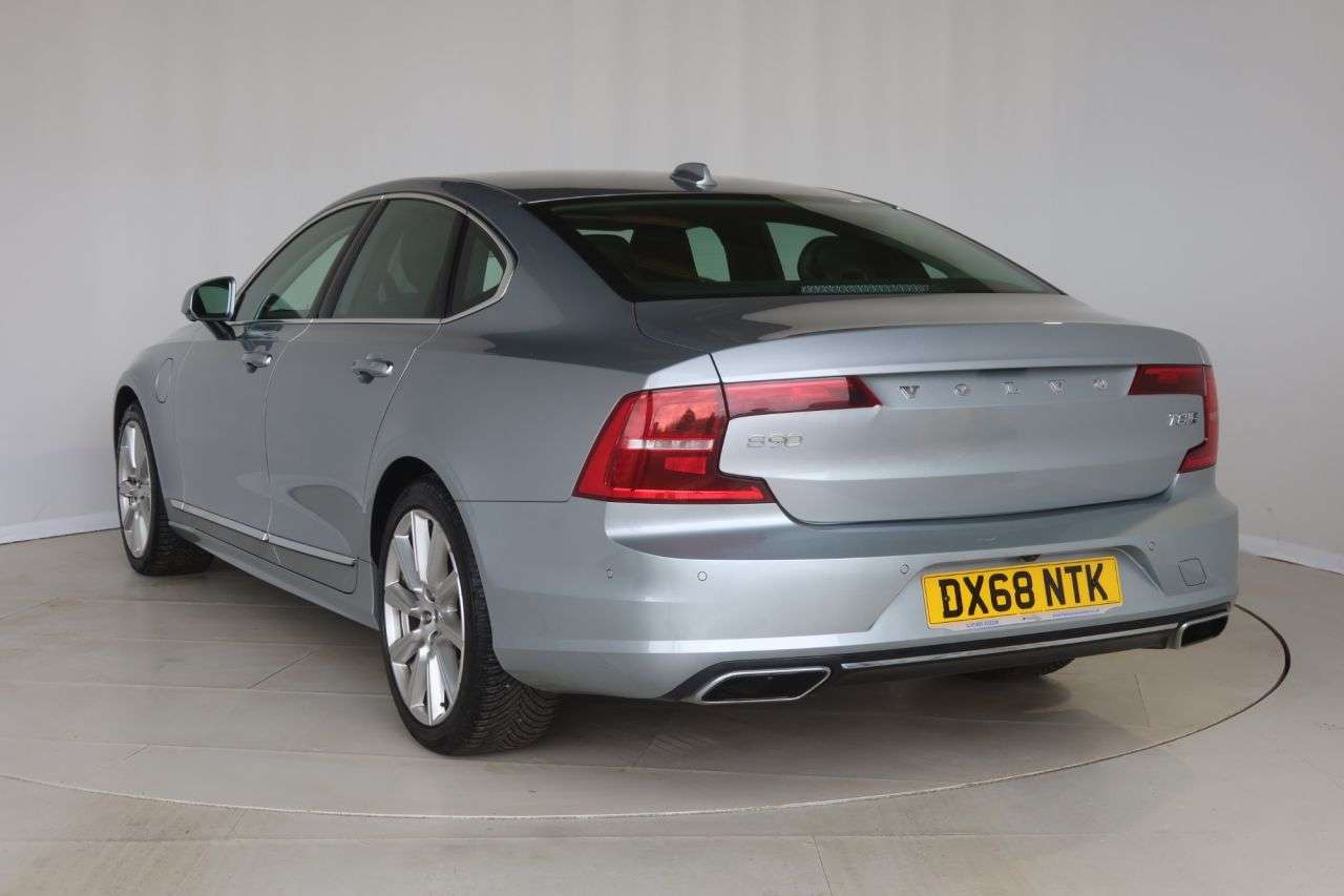 2018 VOLVO S90 2018 VOLVO S90