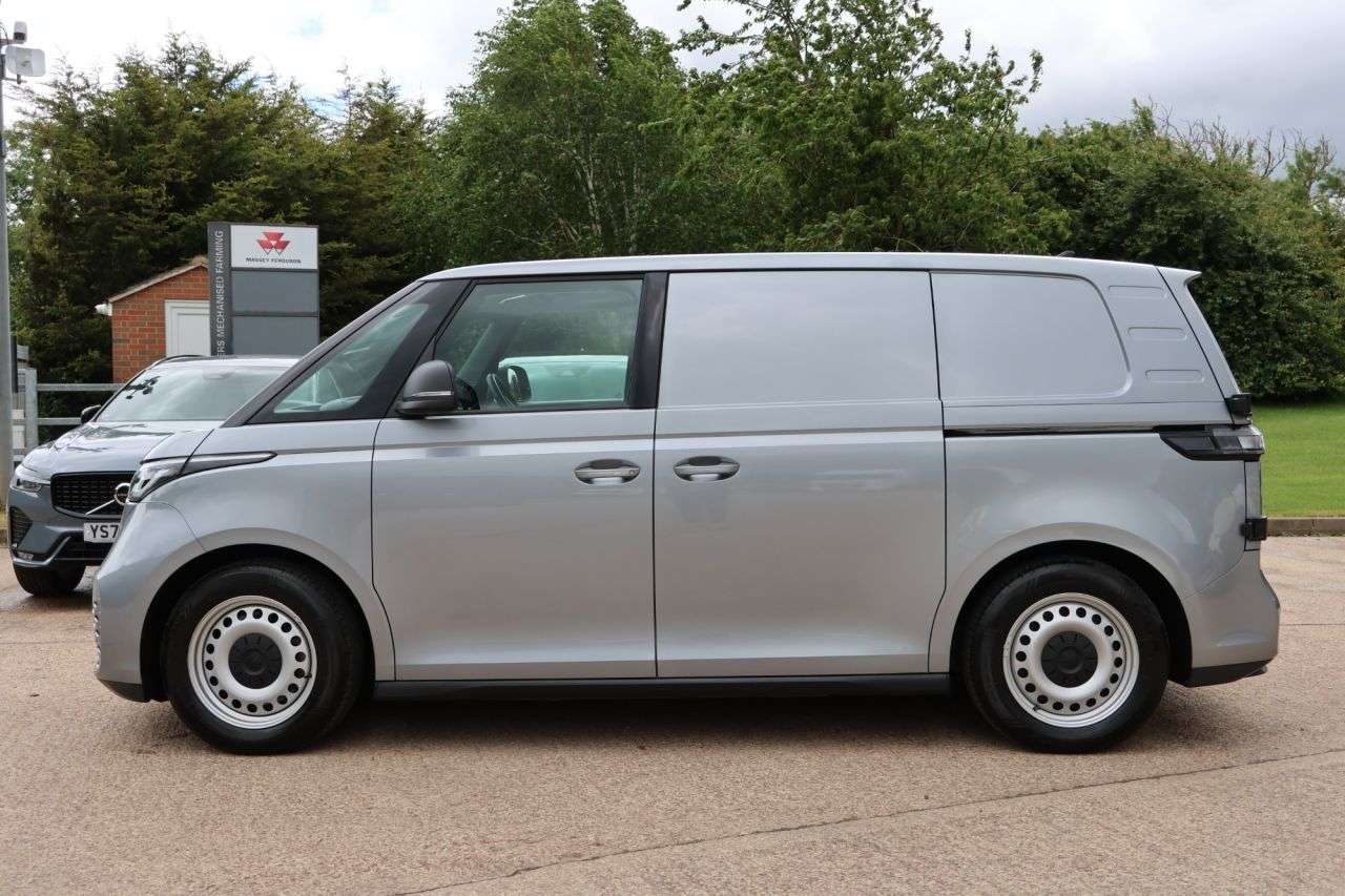 A 2024 VOLKSWAGEN ID. BUZZ CARGO Pro 79kWh Commerce Panel Van 5dr Electric Auto (286 ps) 210KW VW WARRANTY A 2024 VOLKSWAGEN ID. BUZZ CARGO Pro 79kWh Commerce Panel Van 5dr Electric Auto (286 ps) 210KW VW WARRANTY