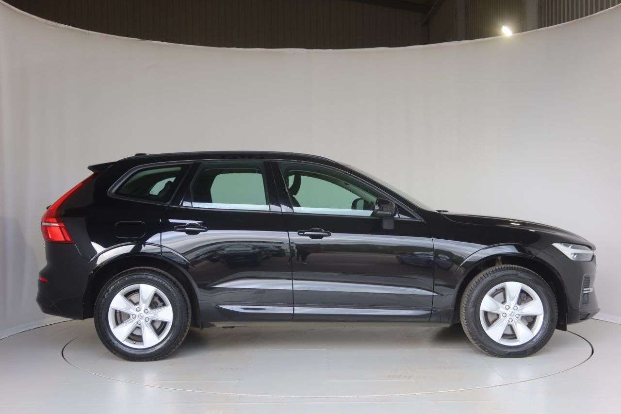 A 2022 VOLVO XC60 2.0 B5 MHEV Momentum SUV 5dr Petrol Hybrid Auto Euro 6 (s/s) (250 ps) APPLE A 2022 VOLVO XC60 2.0 B5 MHEV Momentum SUV 5dr Petrol Hybrid Auto Euro 6 (s/s) (250 ps) APPLE