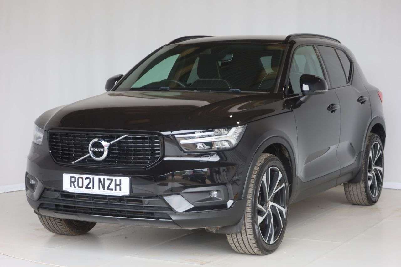A 2021 VOLVO XC40 1.5 T3 R-Design Pro SUV 5dr Petrol Manual Euro 6 (s/s) (163 ps) OPTICAL REA A 2021 VOLVO XC40 1.5 T3 R-Design Pro SUV 5dr Petrol Manual Euro 6 (s/s) (163 ps) OPTICAL REA
