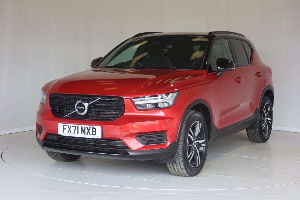 A 2021 VOLVO XC40 2.0 B4 MHEV R-Design SUV 5dr Petrol Hybrid DCT Auto Euro 6 (s/s) (197 ps) O A 2021 VOLVO XC40 2.0 B4 MHEV R-Design SUV 5dr Petrol Hybrid DCT Auto Euro 6 (s/s) (197 ps) O