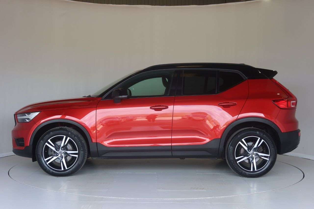 2021 VOLVO XC40 2021 VOLVO XC40