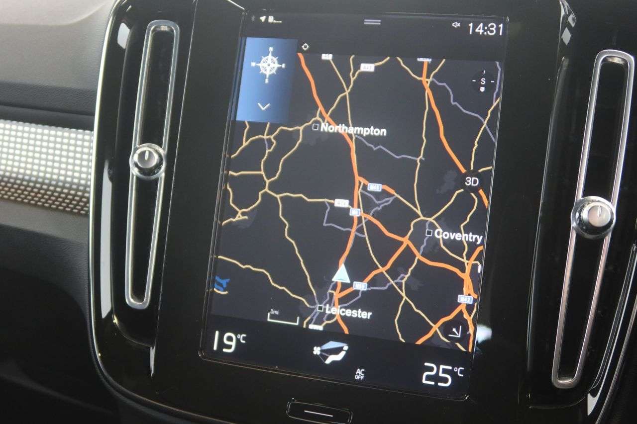 2021 VOLVO XC40 2021 VOLVO XC40