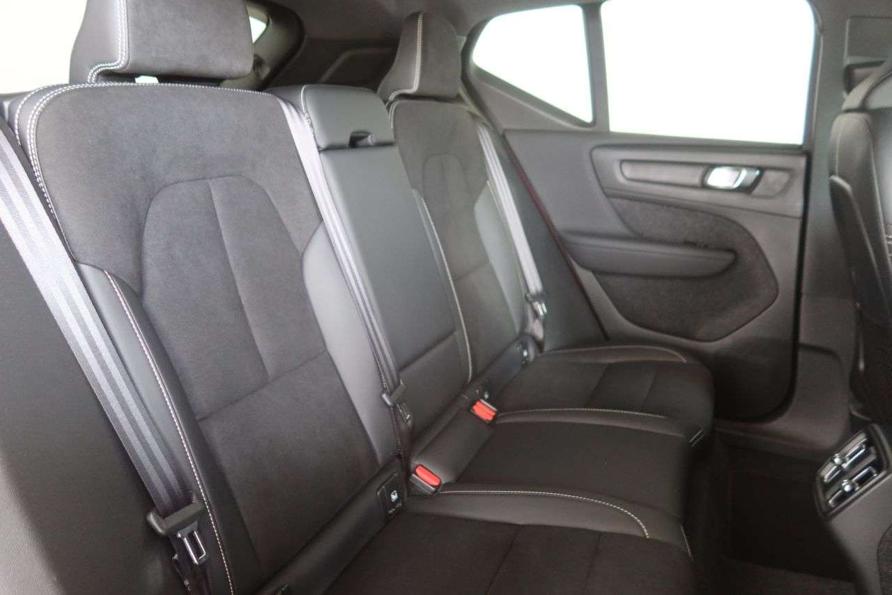 2021 VOLVO XC40 2021 VOLVO XC40