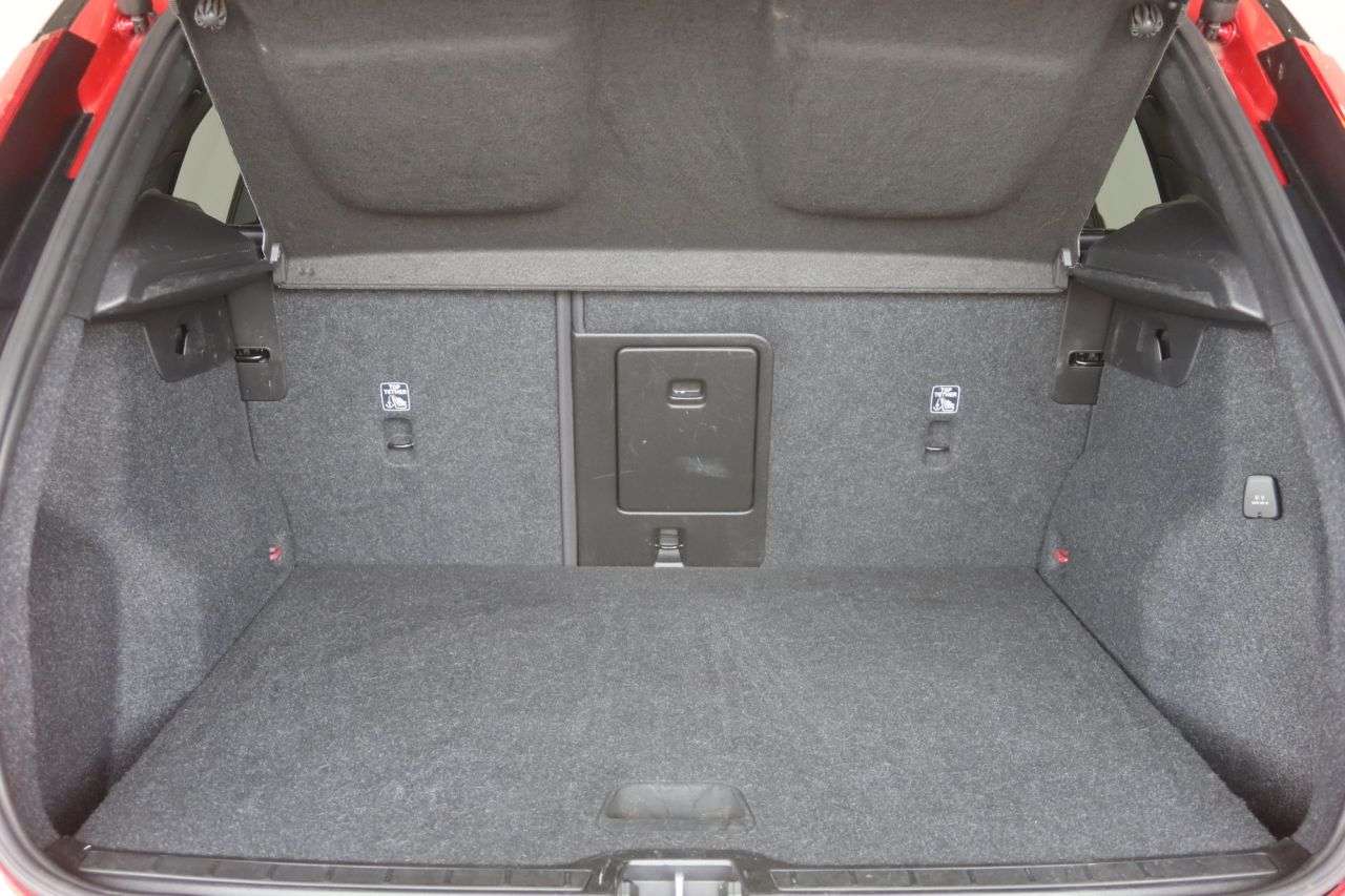 2021 VOLVO XC40 2021 VOLVO XC40