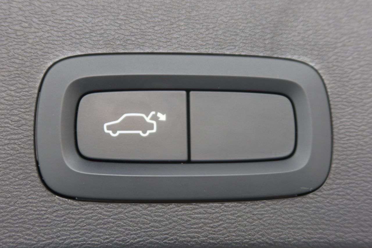 2021 VOLVO XC40 2021 VOLVO XC40