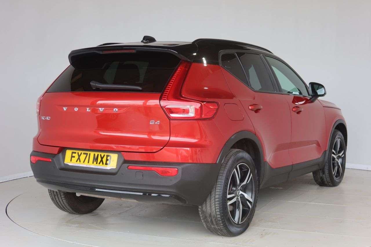2021 VOLVO XC40 2021 VOLVO XC40
