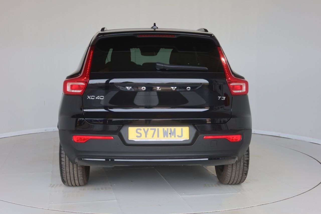 2021 VOLVO XC40 2021 VOLVO XC40