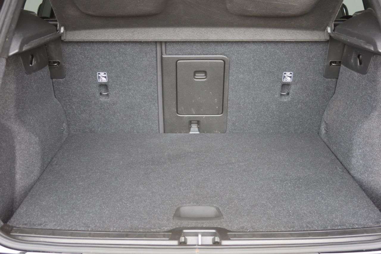 2021 VOLVO XC40 2021 VOLVO XC40
