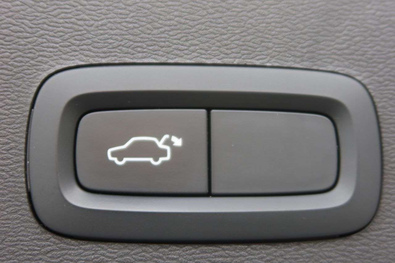 2021 VOLVO XC40 2021 VOLVO XC40