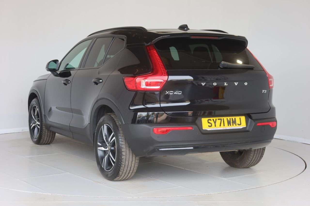 2021 VOLVO XC40 2021 VOLVO XC40