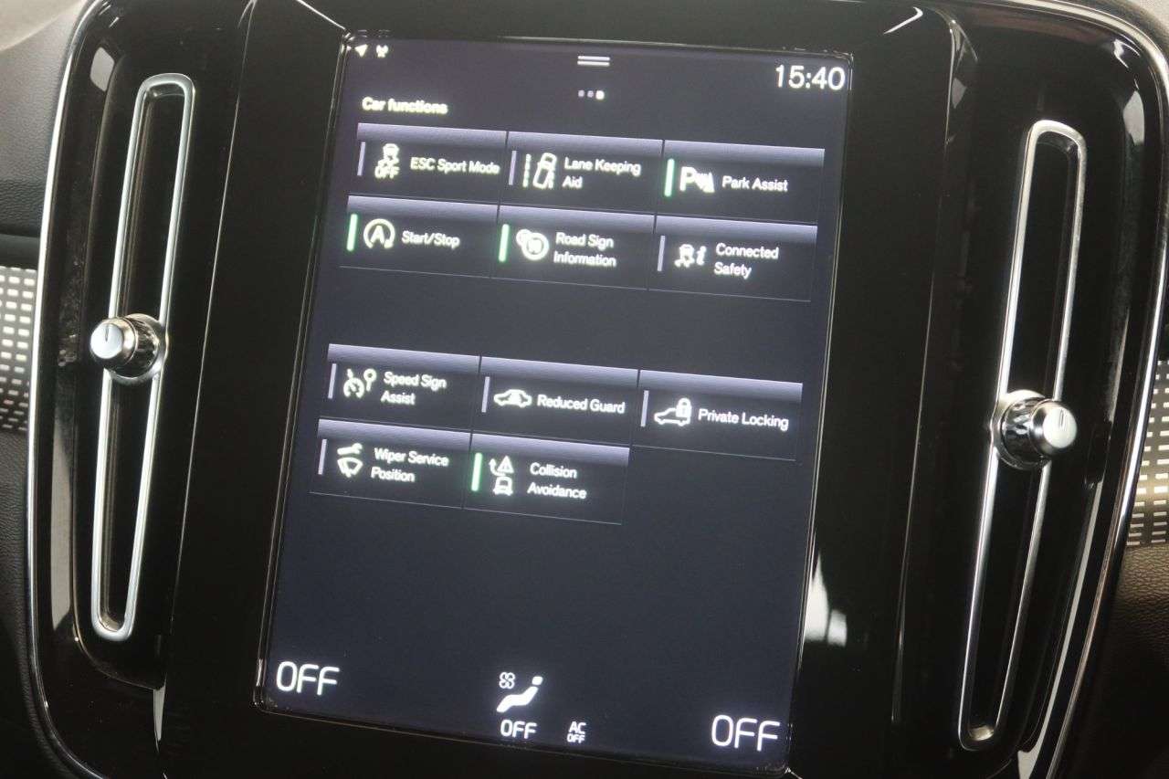 2021 VOLVO XC40 2021 VOLVO XC40