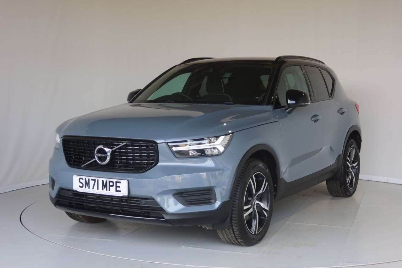 A 2022 VOLVO XC40 1.5 T3 R-Design SUV 5dr Petrol Manual Euro 6 (s/s) (163 ps) FULL SERVICE HI A 2022 VOLVO XC40 1.5 T3 R-Design SUV 5dr Petrol Manual Euro 6 (s/s) (163 ps) FULL SERVICE HI
