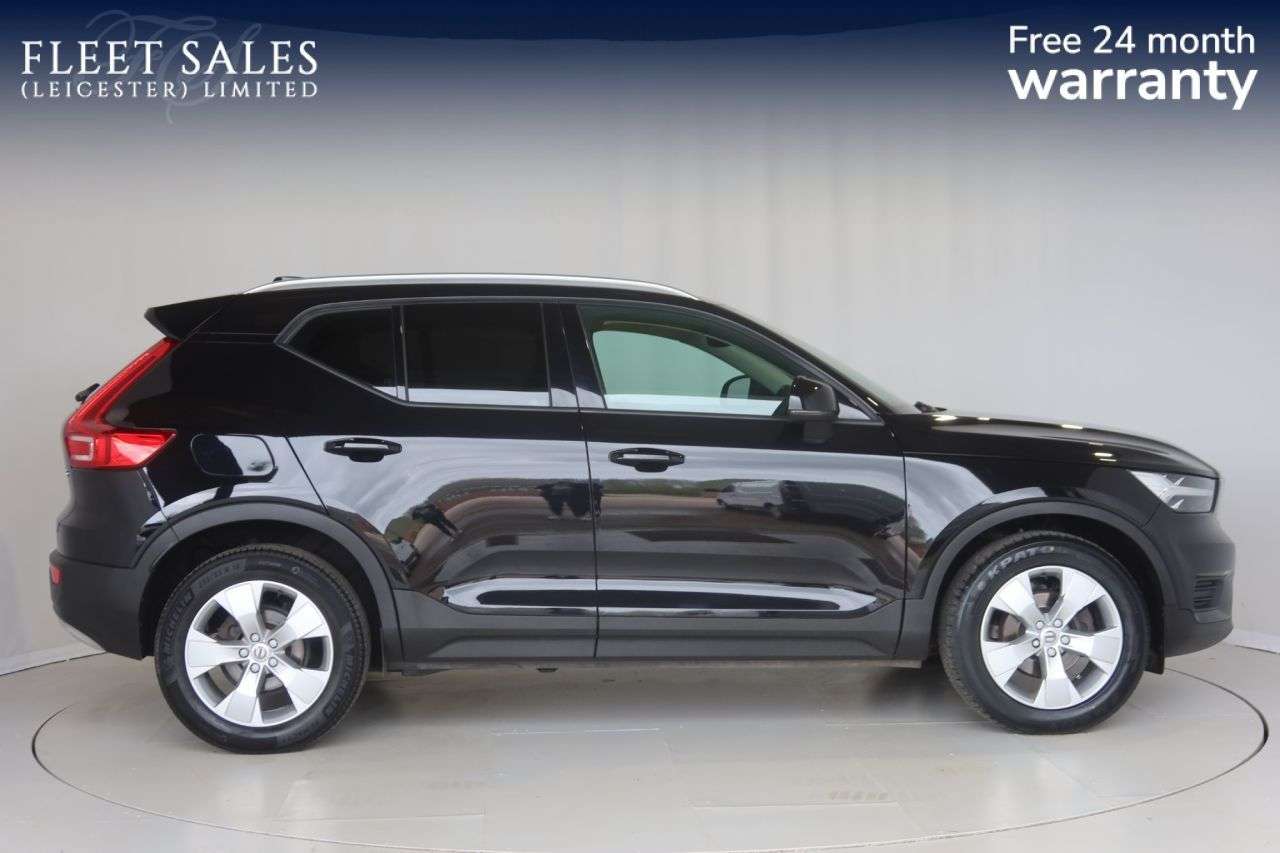 A 2022 VOLVO XC40 1.5 T3 Momentum SUV 5dr Petrol Manual Euro 6 (s/s) (163 ps) OPTICAL REAR SE A 2022 VOLVO XC40 1.5 T3 Momentum SUV 5dr Petrol Manual Euro 6 (s/s) (163 ps) OPTICAL REAR SE