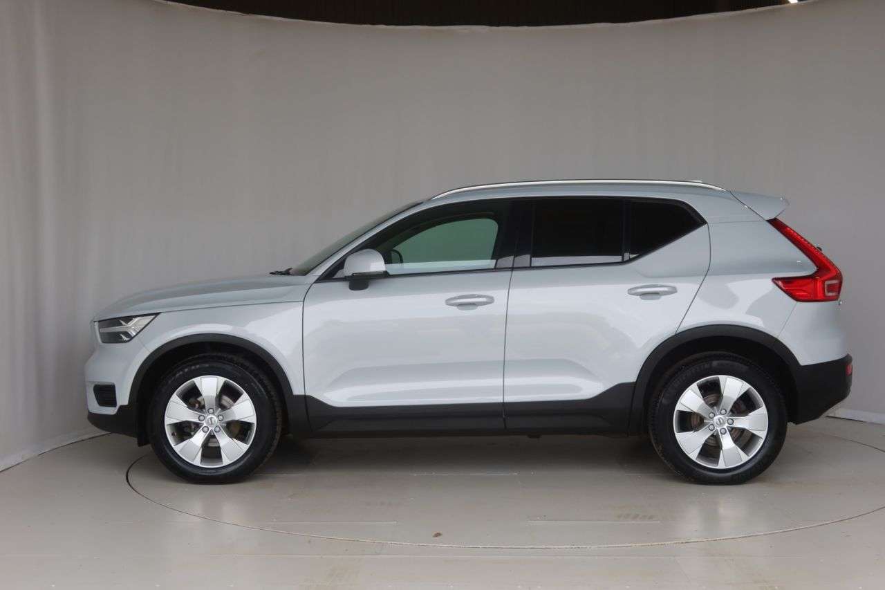 2021 VOLVO XC40 2021 VOLVO XC40