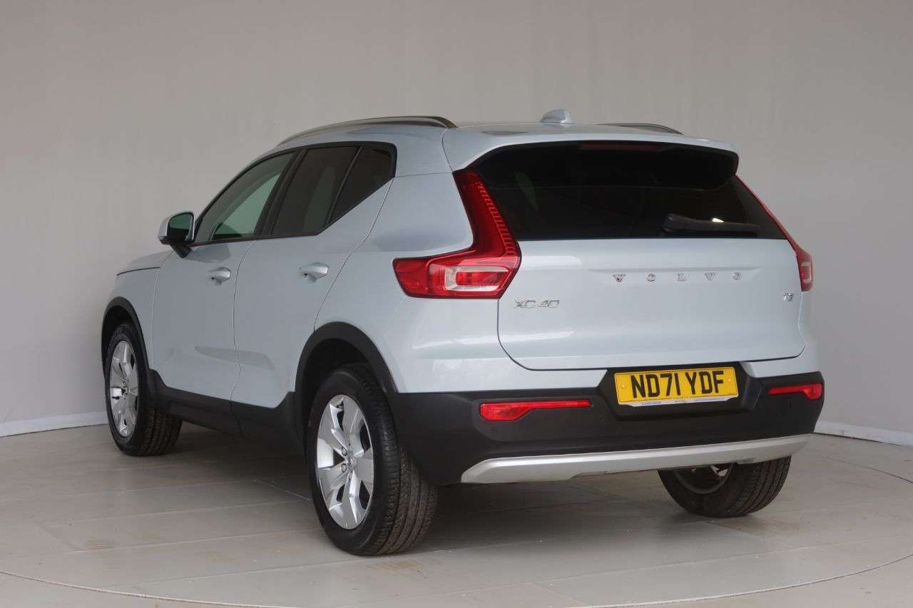2021 VOLVO XC40 2021 VOLVO XC40