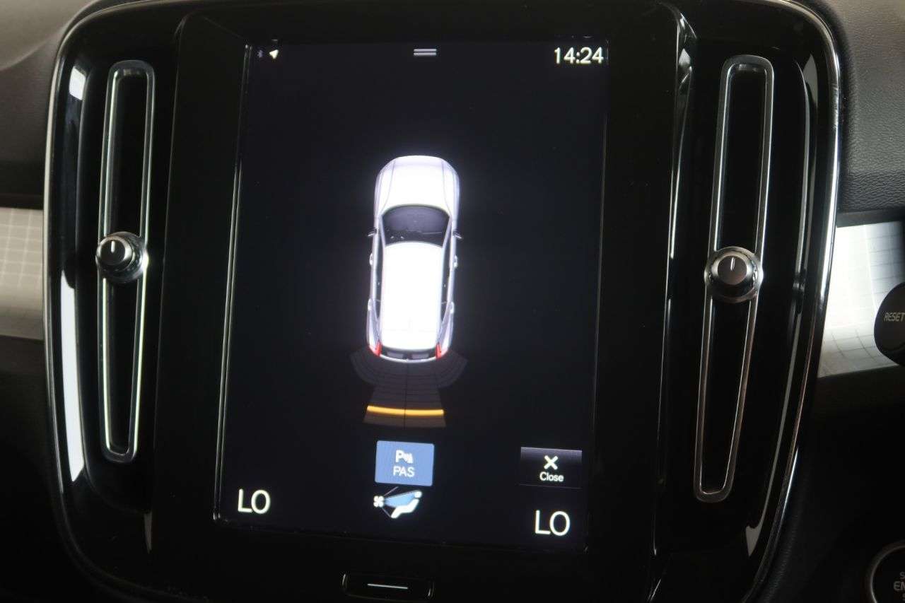 2021 VOLVO XC40 2021 VOLVO XC40
