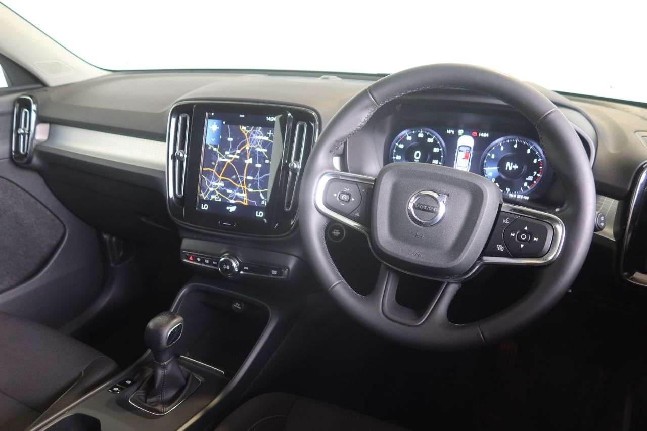 2021 VOLVO XC40 2021 VOLVO XC40
