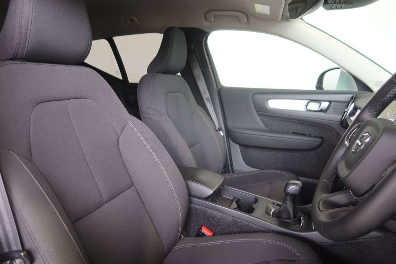 2021 VOLVO XC40 2021 VOLVO XC40