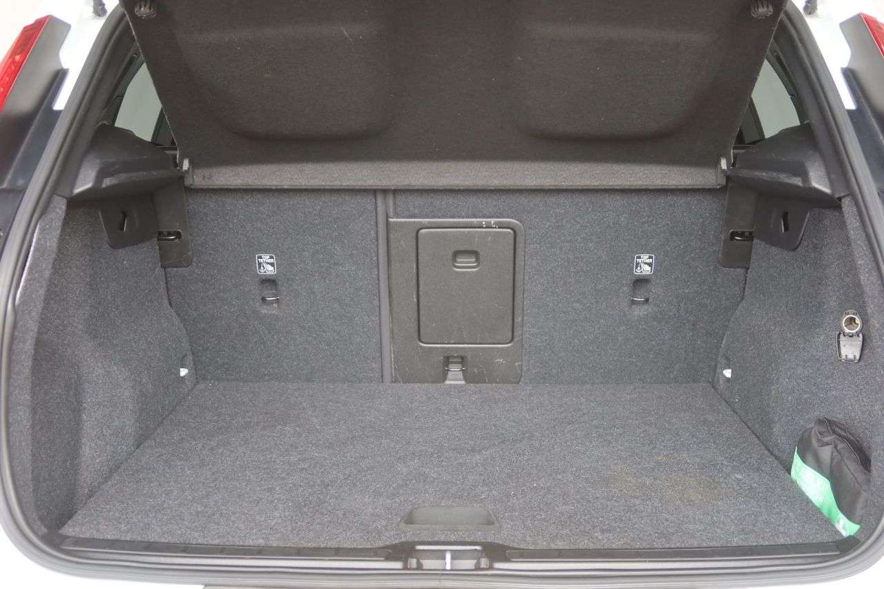 2022 VOLVO XC40 2022 VOLVO XC40