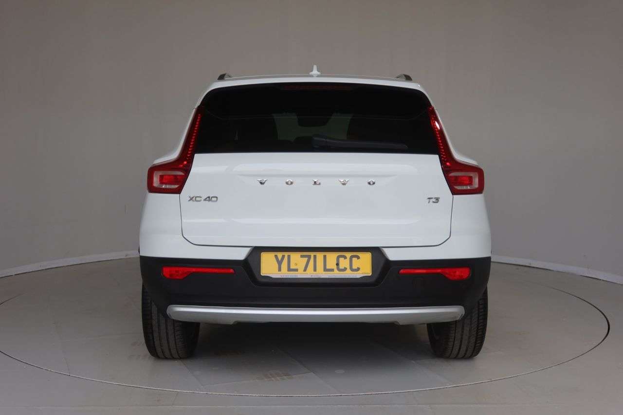 2022 VOLVO XC40 2022 VOLVO XC40