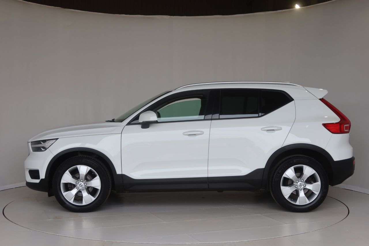 2022 VOLVO XC40 2022 VOLVO XC40