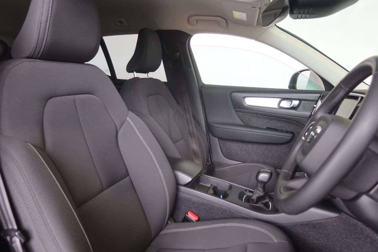 2022 VOLVO XC40 2022 VOLVO XC40