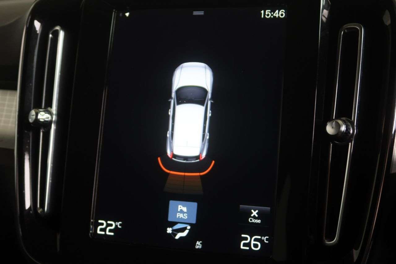 2022 VOLVO XC40 2022 VOLVO XC40