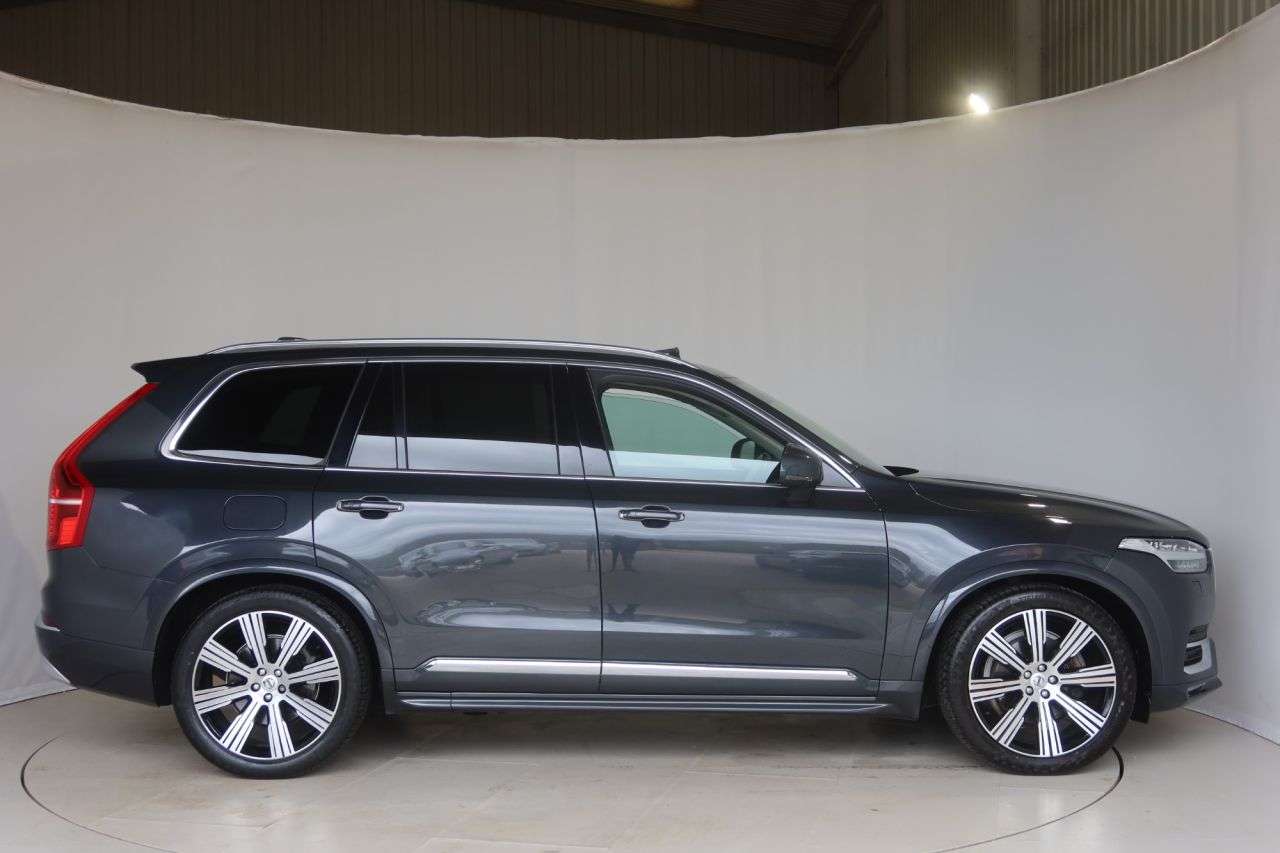 A 2022 VOLVO XC90 2.0 B5 MHEV Inscription Pro SUV 5dr Petrol Hybrid Auto 4WD Euro 6 (s/s) (25 A 2022 VOLVO XC90 2.0 B5 MHEV Inscription Pro SUV 5dr Petrol Hybrid Auto 4WD Euro 6 (s/s) (25