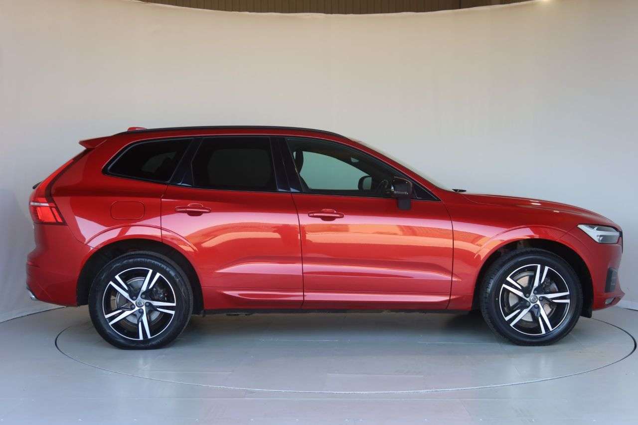 A 2021 VOLVO XC60 2.0 B4 MHEV R-Design SUV 5dr Diesel Hybrid Auto AWD Euro 6 (s/s) (197 ps) F A 2021 VOLVO XC60 2.0 B4 MHEV R-Design SUV 5dr Diesel Hybrid Auto AWD Euro 6 (s/s) (197 ps) F