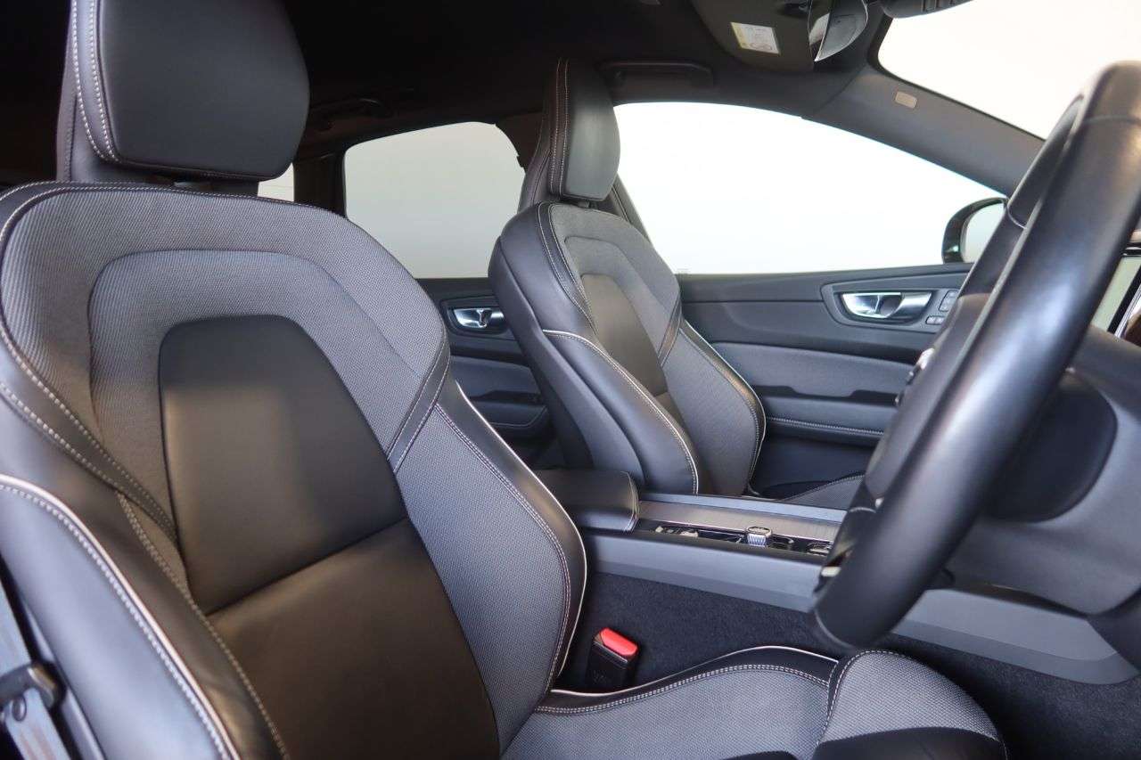 2021 VOLVO XC60 2021 VOLVO XC60