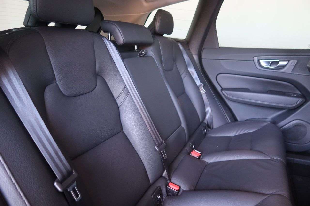 2023 VOLVO XC60 2023 VOLVO XC60