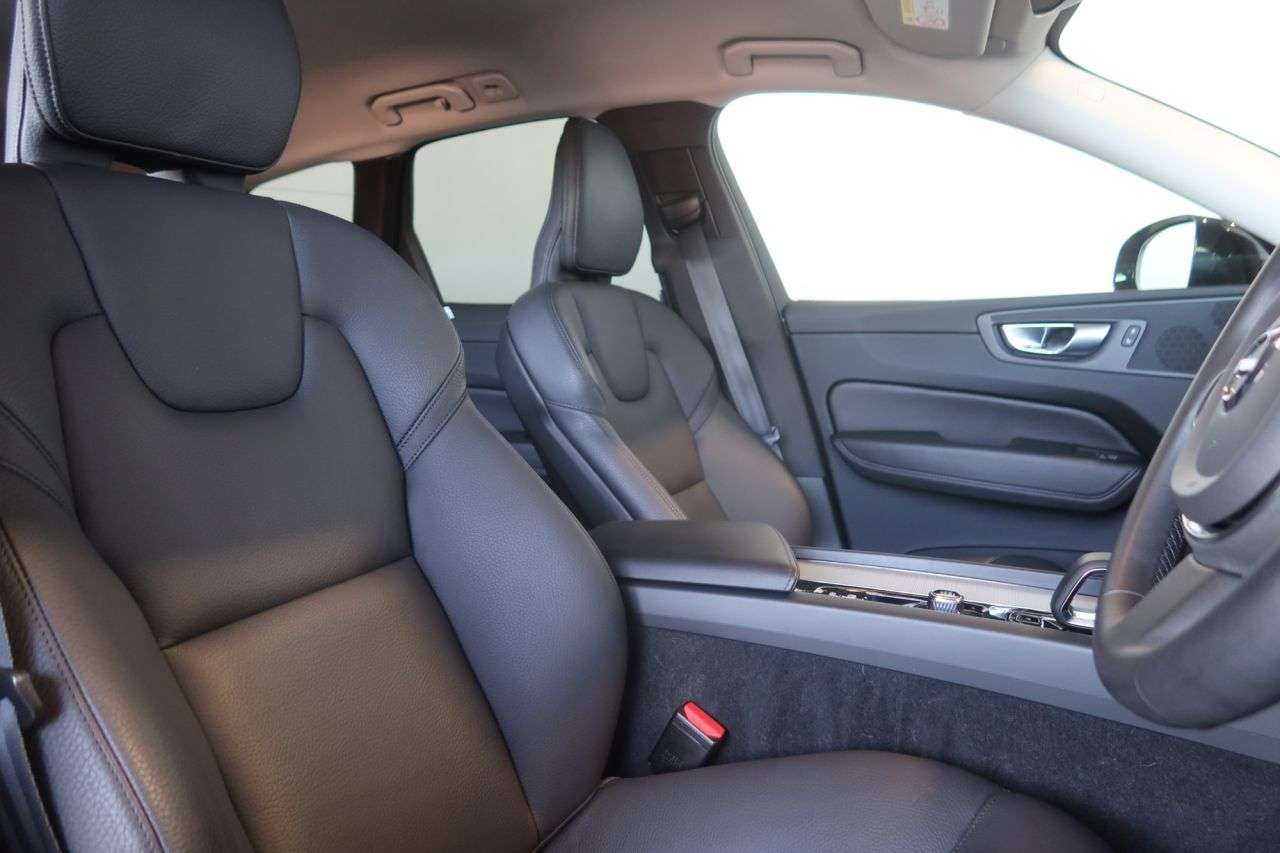 2023 VOLVO XC60 2023 VOLVO XC60