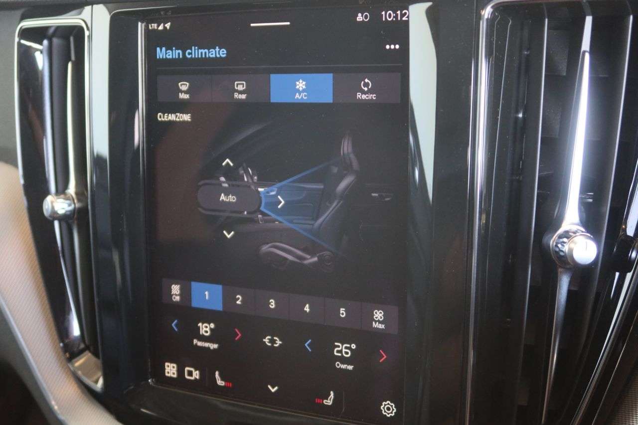 2023 VOLVO XC60 2023 VOLVO XC60